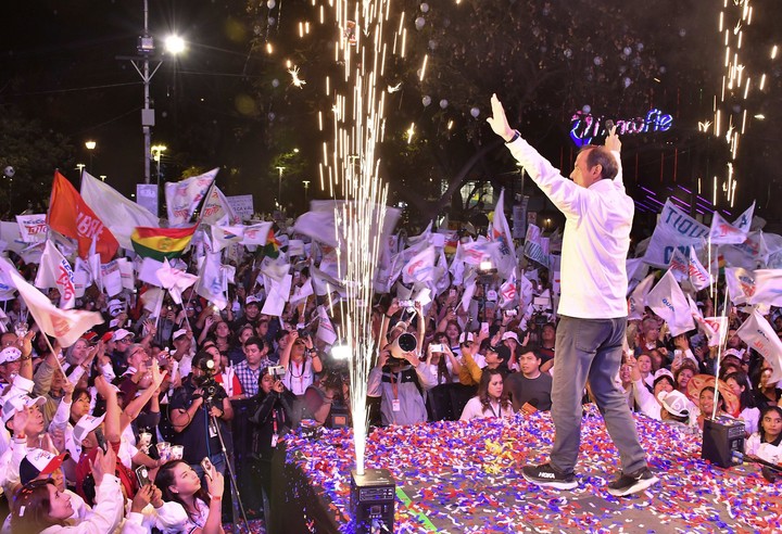 Jorge 'Tuto' Quiroga, en el cierre de su campaña en Cochabamba. Foto: EFE
