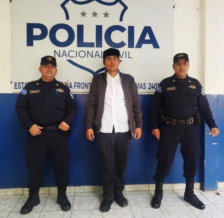 Jonathan Emmanuel Cardona Castillo, el supuesto lider de la secta Lev Tahor, detenido en El Salvador.