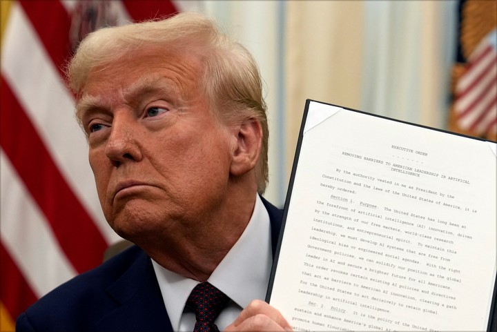 Trump firmó la orden para la desclasificación de registros sobre los asesinatos de John F. Kennedy, y Martin Luther King. Foto AP