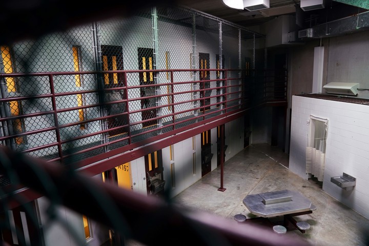 Un espacio común para los detenidos en el centro de detención del Campo 6 en la Bahía de Guantánamo en 2019. Foto Doug Mills/The New York Times
