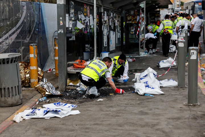 El ataque ocurrió en una parada de autobús. Foto: Reuters 